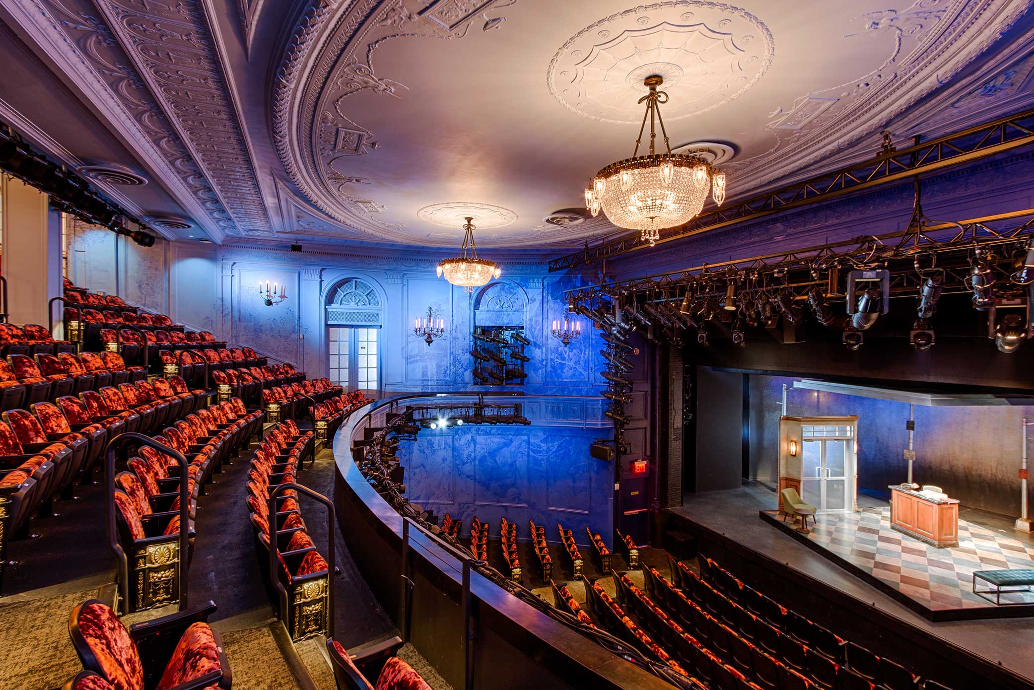 Helen Hayes Theater (The Hayes Theater) .